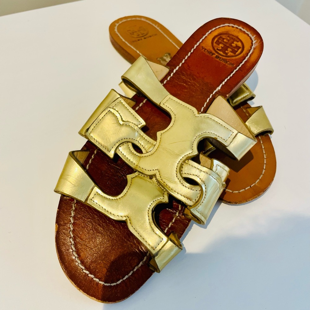 Tory Burch Sandals - Size 6 - Gold Logo Sandals
